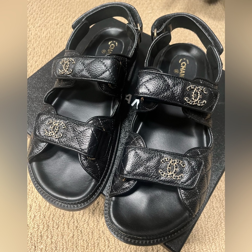 Chanel - Blk leather - Dad Sandals - 39